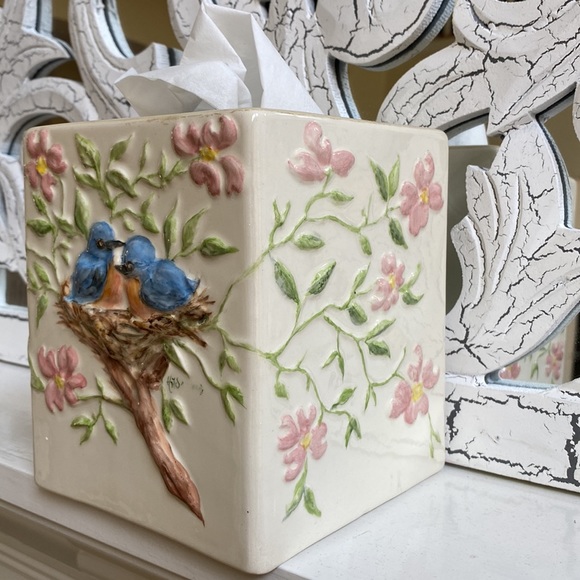 Hand-painted Bluebird and Dogwood Tissue Box Cover - Picture 4 of 7